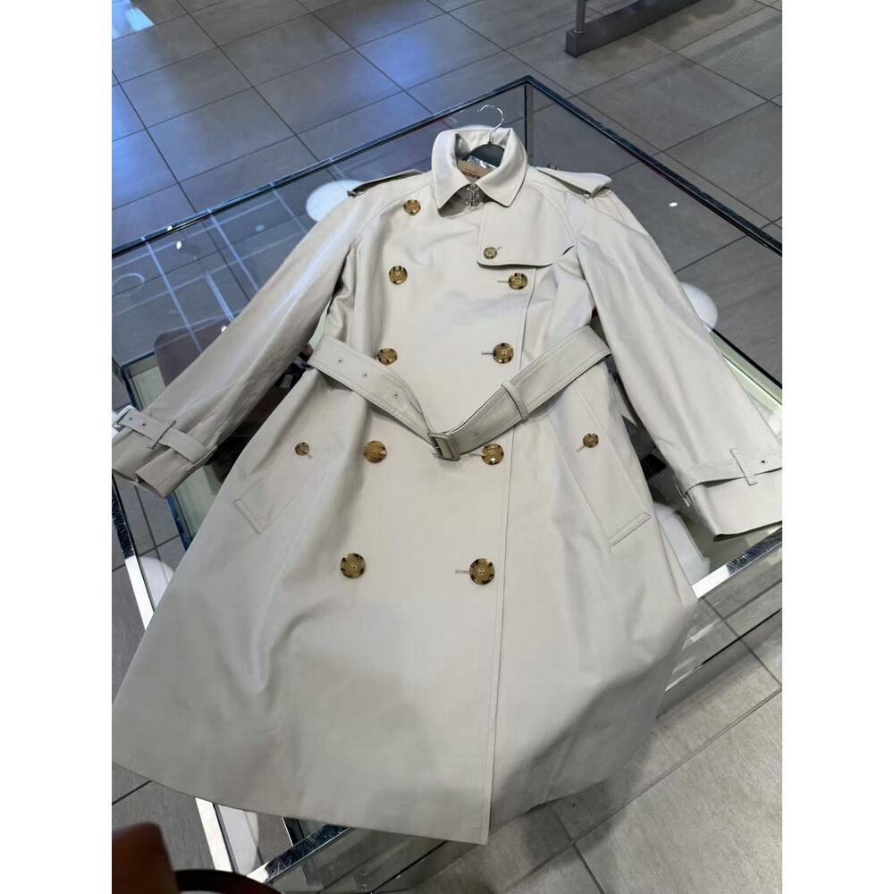 Sold-Burberry Classic Beige Trench Coat NWT US6 $2350 - Picture 9 of 13
